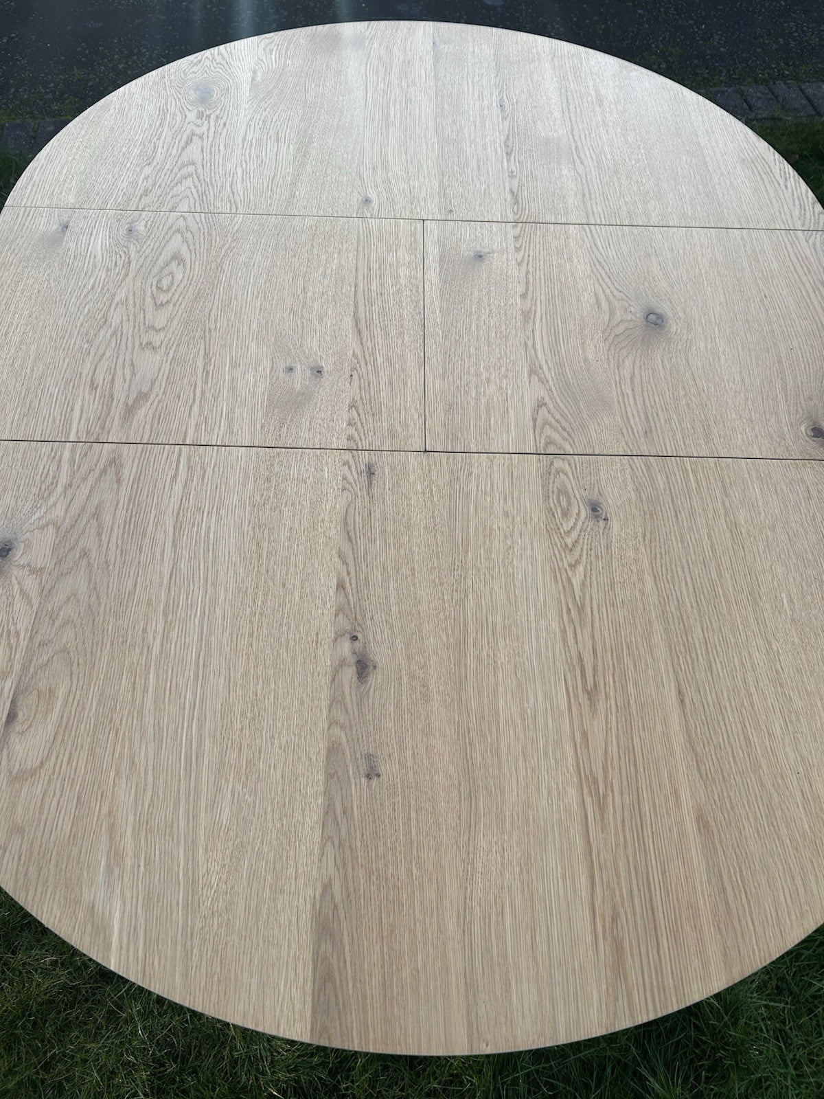 New Daals Maru Round 4-6 Seater Extending Dining Table, Oak Pedestal Japandi