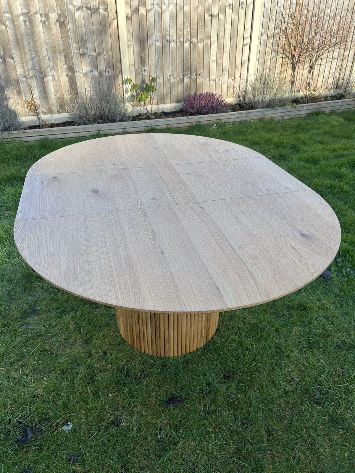 New Daals Maru Round 4-6 Seater Extending Dining Table, Oak Pedestal Japandi