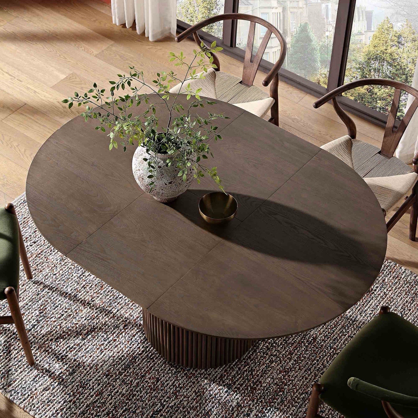 Daals Maru Round 4-6 Seater Extending Oak Pedestal Dining Table, Silver Oak