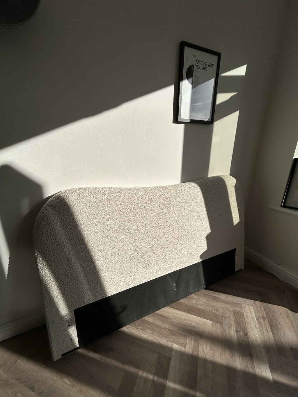 Daals Curved Headboard In Beige Boucle - King Size