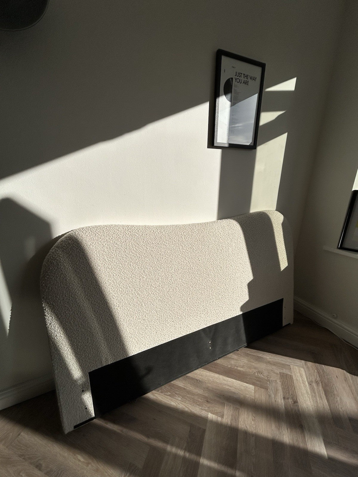 Daals Curved Headboard In Beige Boucle - King Size