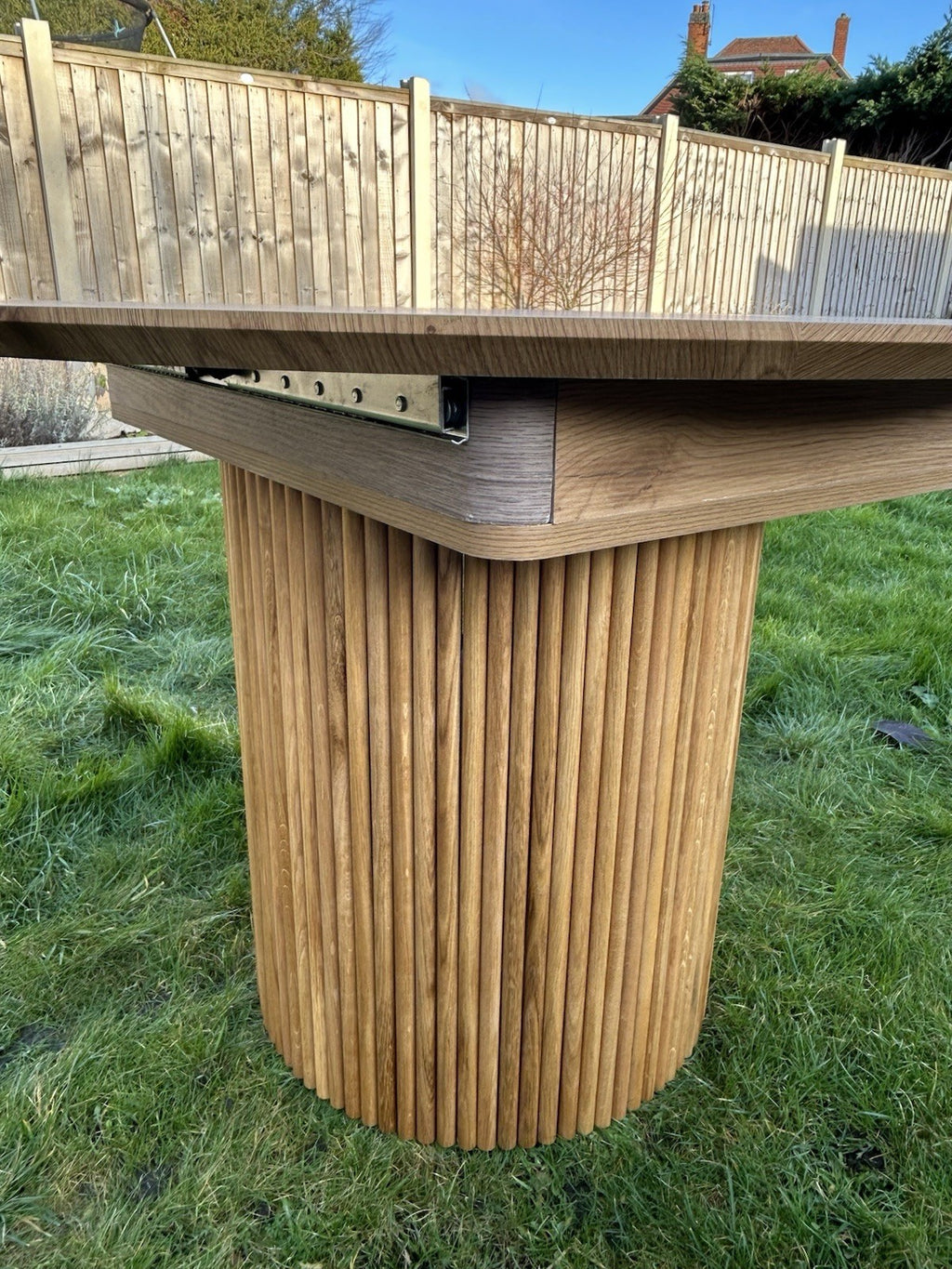 New Daals Maru Round 4-6 Seater Extending Dining Table, Oak Pedestal Japandi